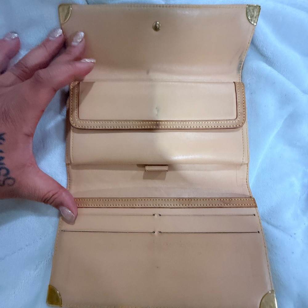 FLASH SALE! Louis Vuitton Multicolor Monogram Sarah Wallet in Blanc Murakami - Picture 4 of 7